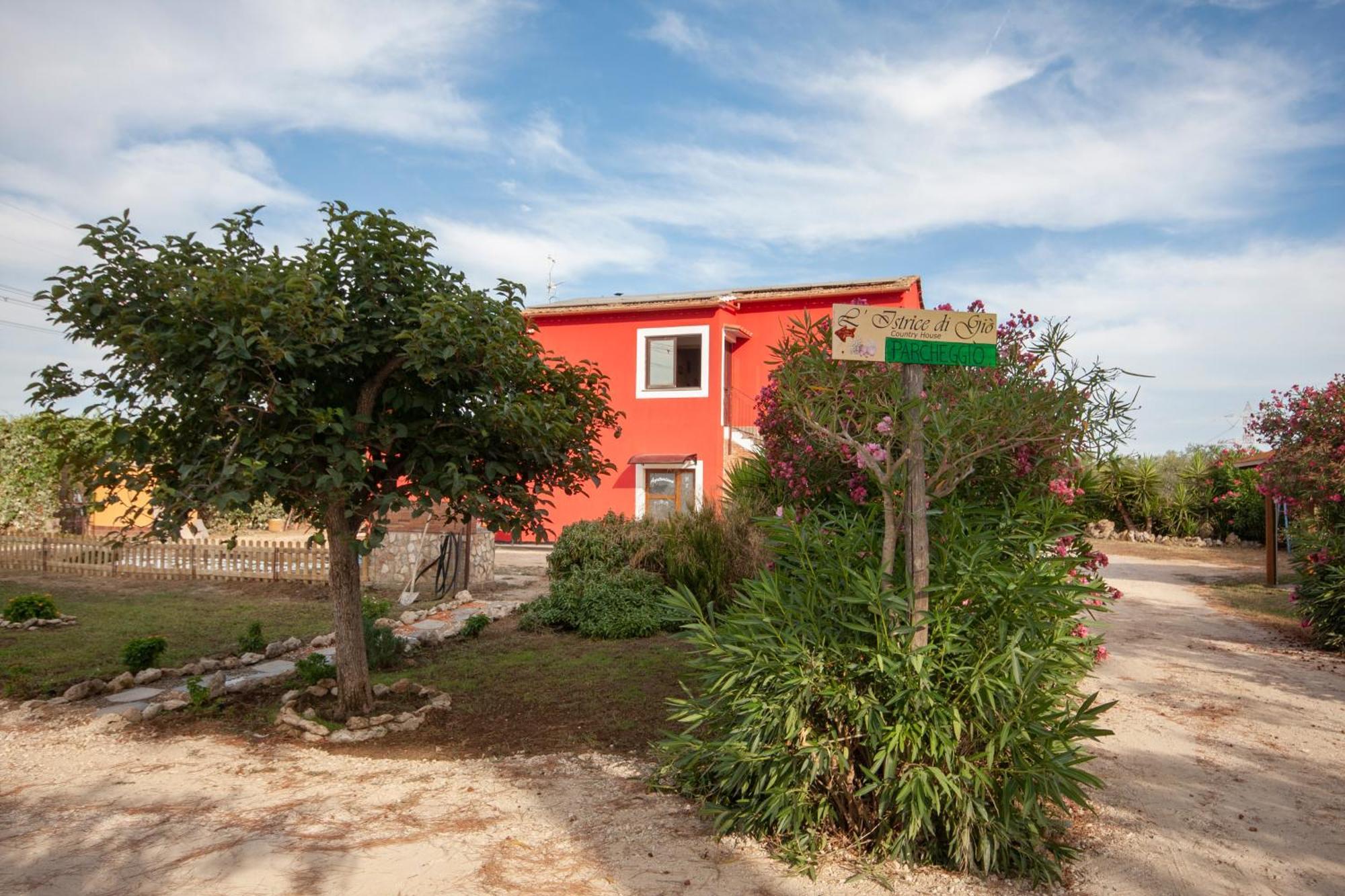 Agriturismo L'Istrice Di Gio Монталто ди Кастро Екстериор снимка
