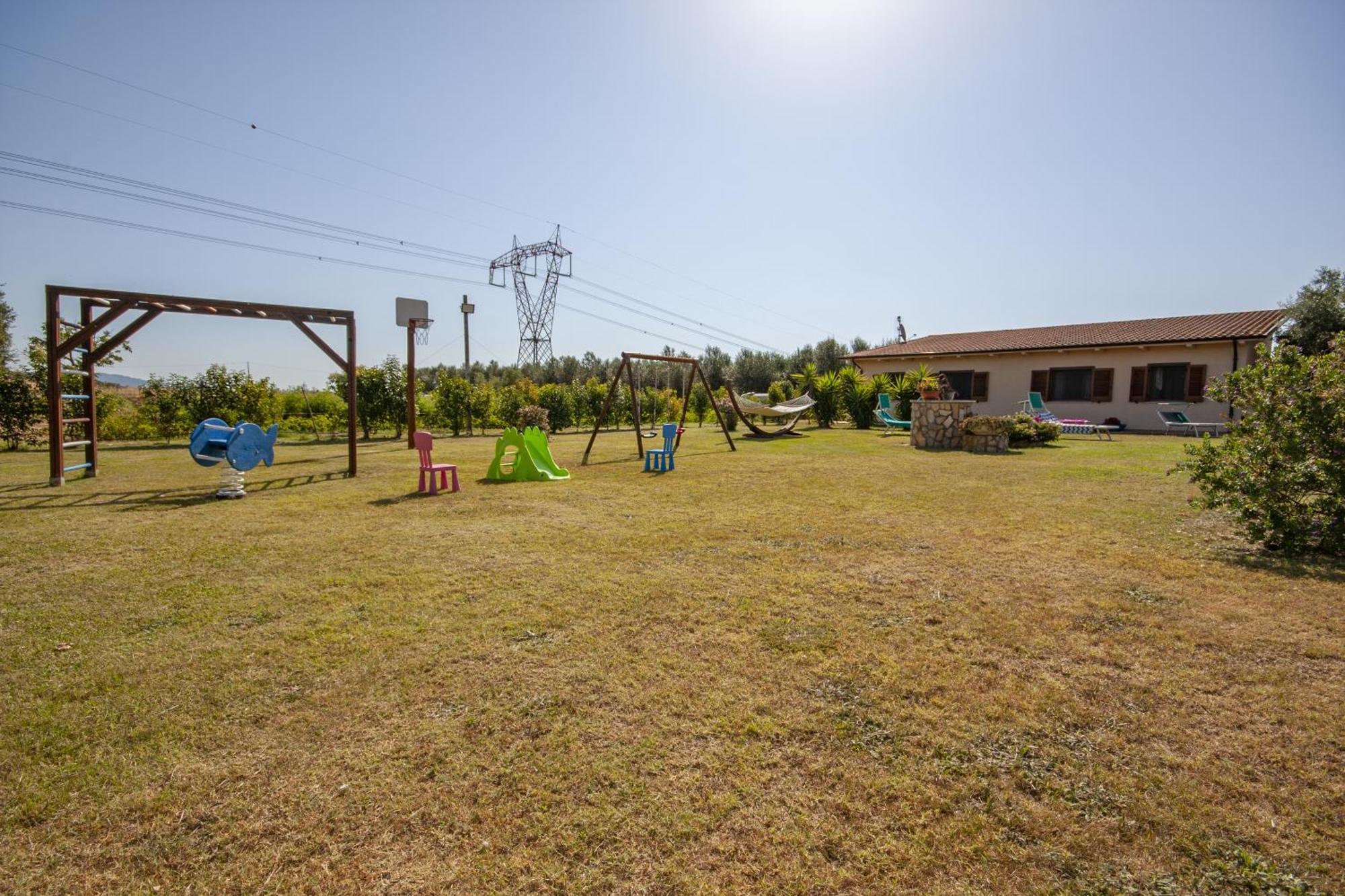 Agriturismo L'Istrice Di Gio Монталто ди Кастро Екстериор снимка