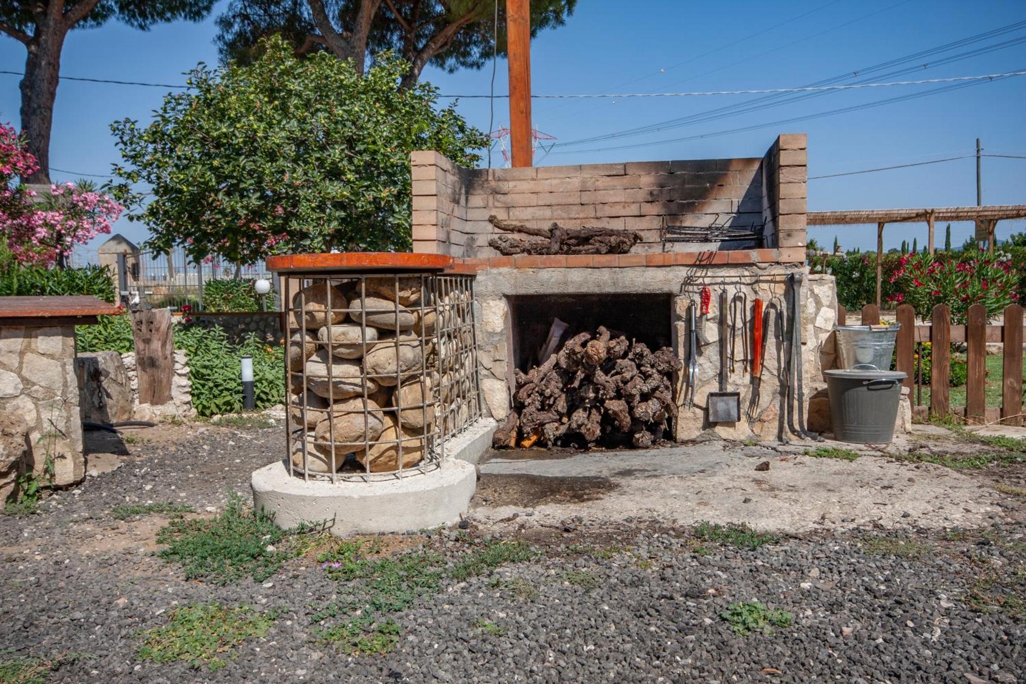 Agriturismo L'Istrice Di Gio Монталто ди Кастро Екстериор снимка
