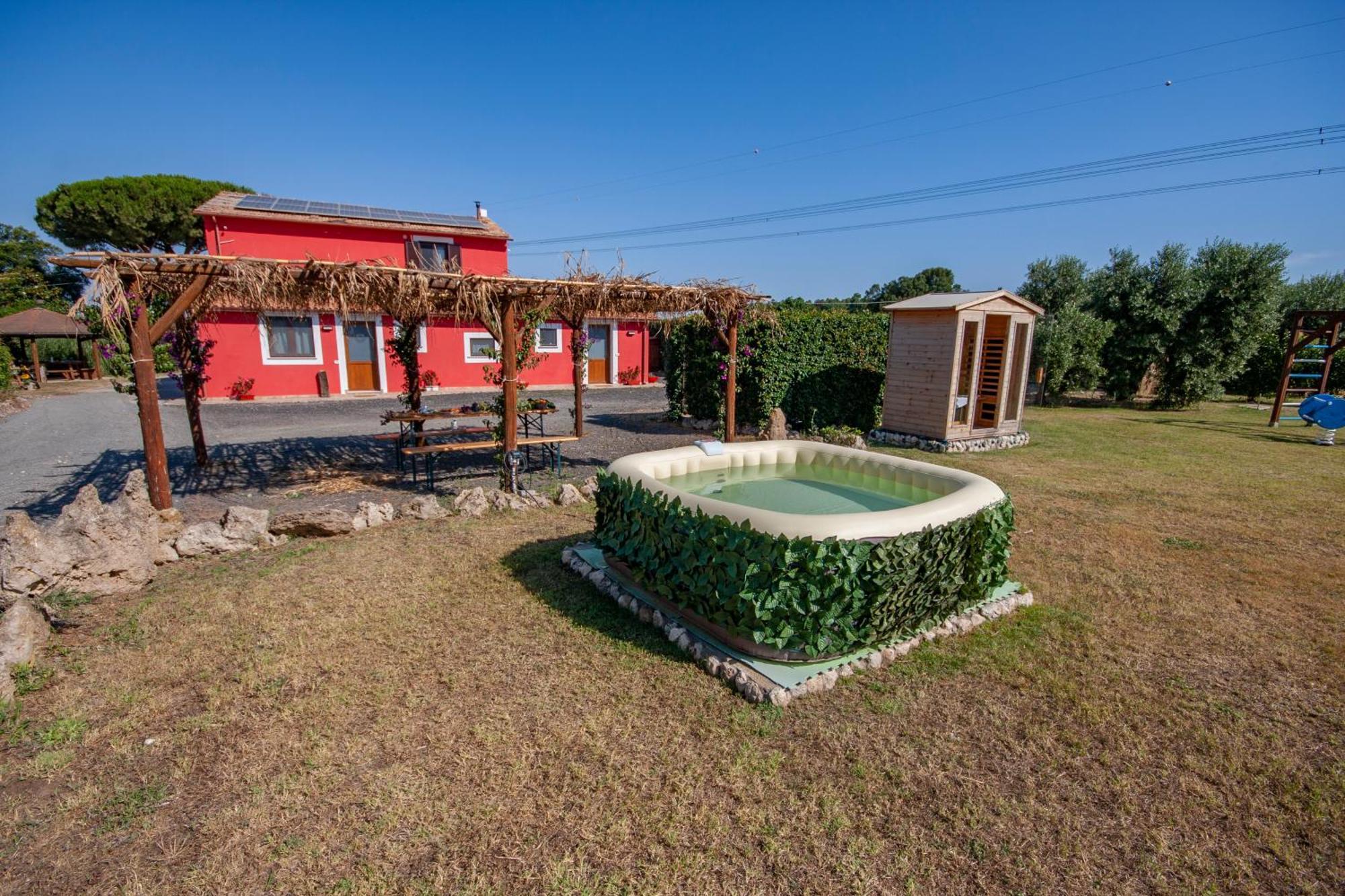 Agriturismo L'Istrice Di Gio Монталто ди Кастро Екстериор снимка
